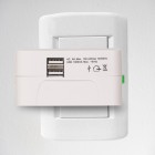 Adaptador Universal de Tomada Com Entrada USB